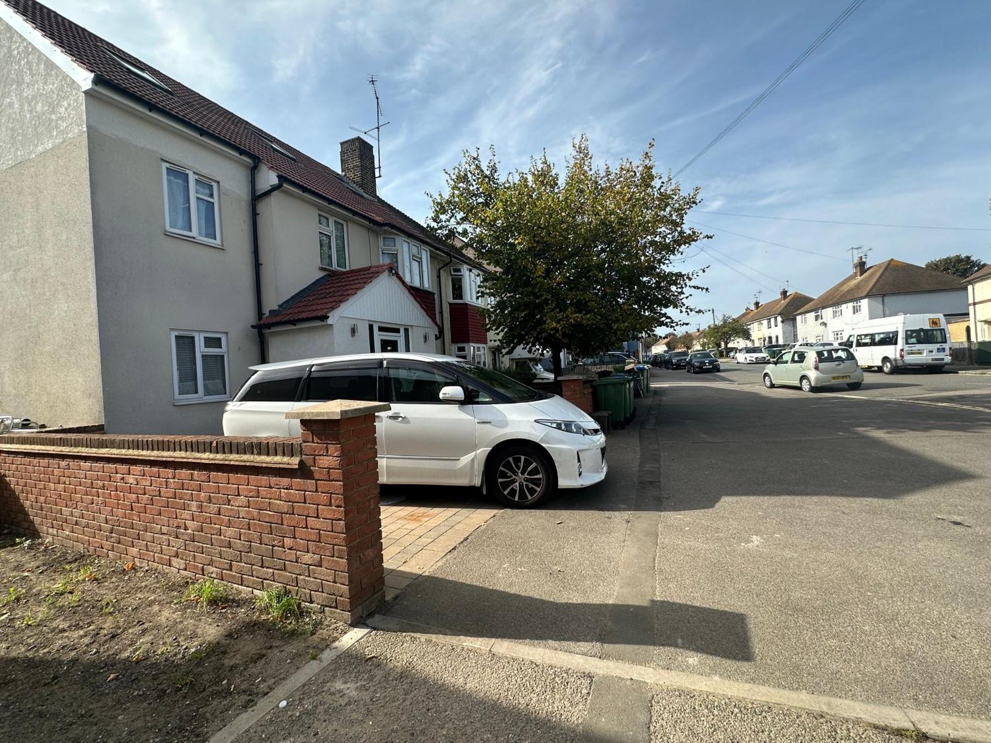 Luxury Ensuite Studio In Crayford Dartford Bexley London With Full Kitchen And Side Garden Alleyway Entrance Erith Kültér fotó
