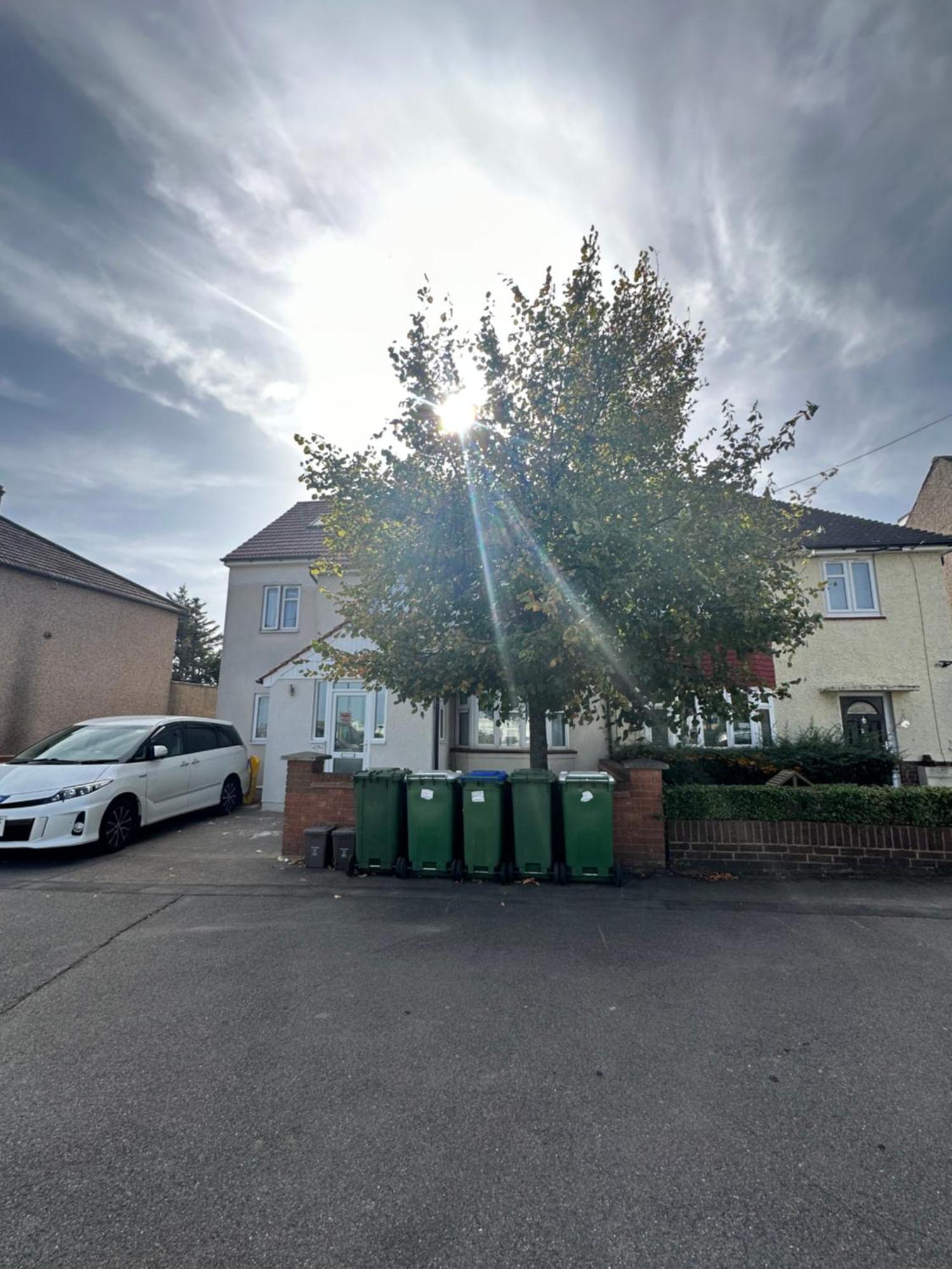 Luxury Ensuite Studio In Crayford Dartford Bexley London With Full Kitchen And Side Garden Alleyway Entrance Erith Kültér fotó