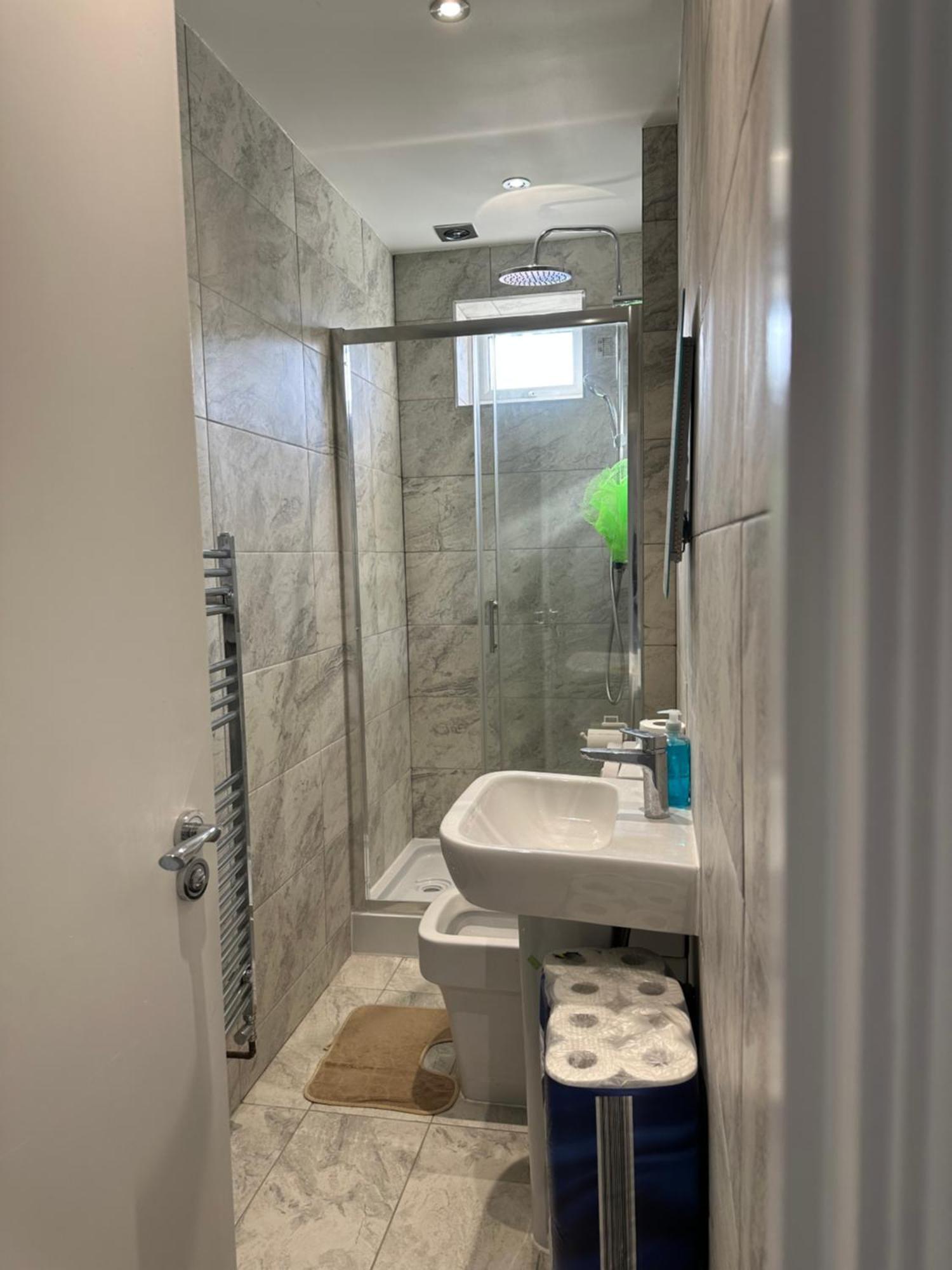 Luxury Ensuite Studio In Crayford Dartford Bexley London With Full Kitchen And Side Garden Alleyway Entrance Erith Kültér fotó