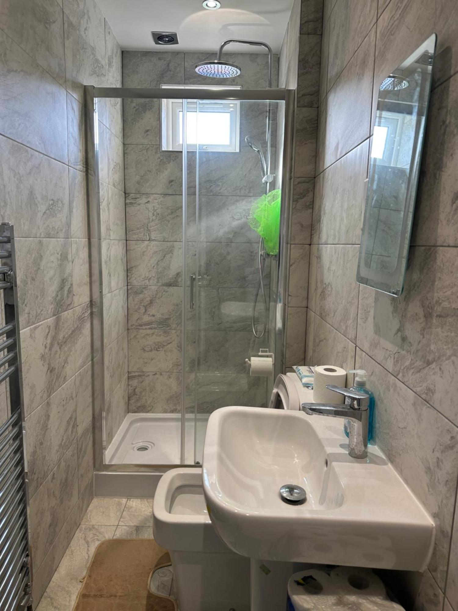 Luxury Ensuite Studio In Crayford Dartford Bexley London With Full Kitchen And Side Garden Alleyway Entrance Erith Kültér fotó