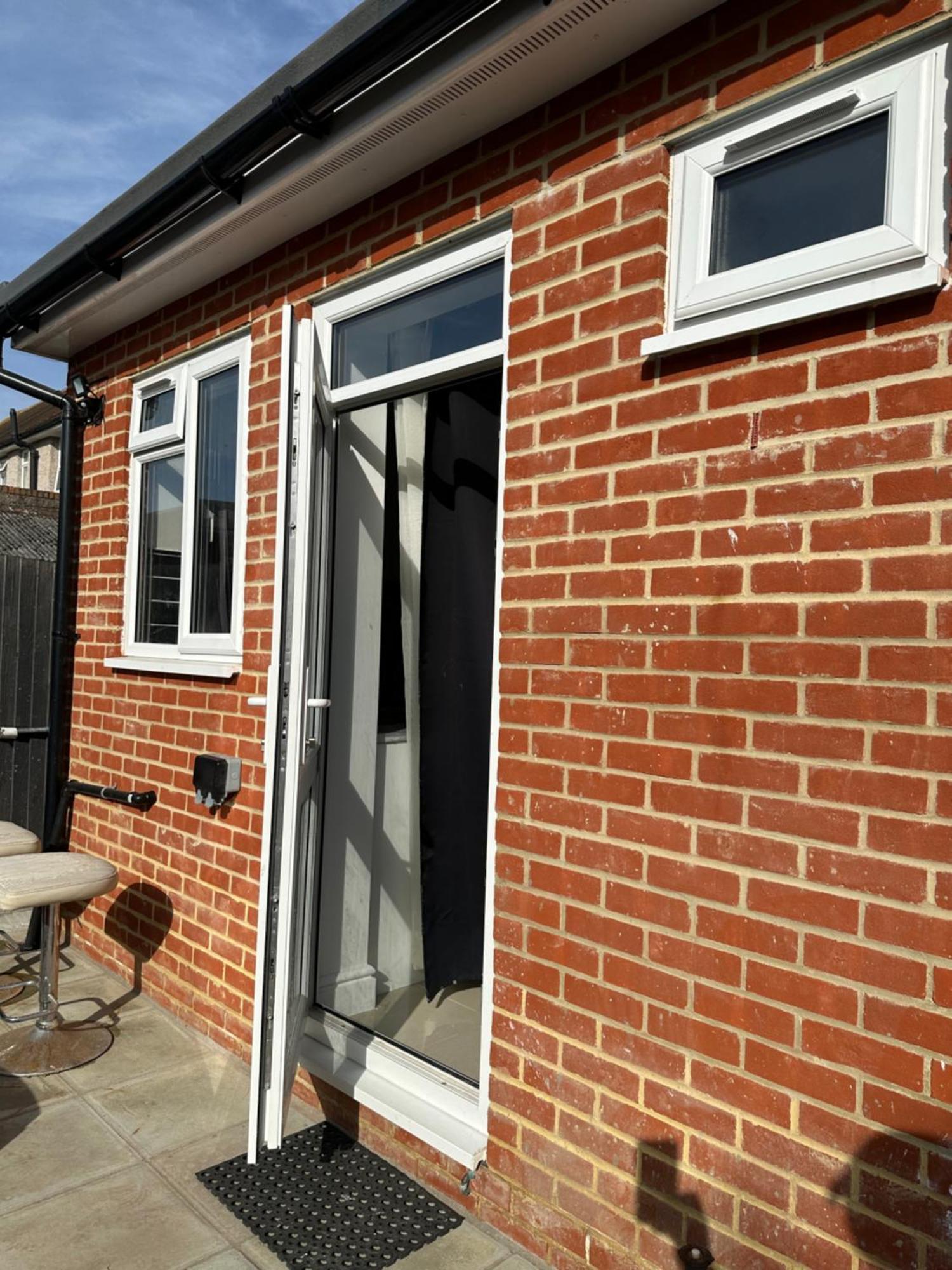 Luxury Ensuite Studio In Crayford Dartford Bexley London With Full Kitchen And Side Garden Alleyway Entrance Erith Kültér fotó