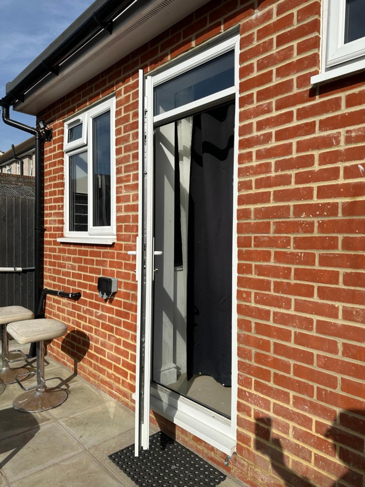 Luxury Ensuite Studio In Crayford Dartford Bexley London With Full Kitchen And Side Garden Alleyway Entrance Erith Kültér fotó